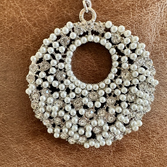 Paparazzi necklace and earring set-silver/pearl - Picture 2 of 2